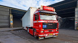 20251019-Tom-Holding-00626